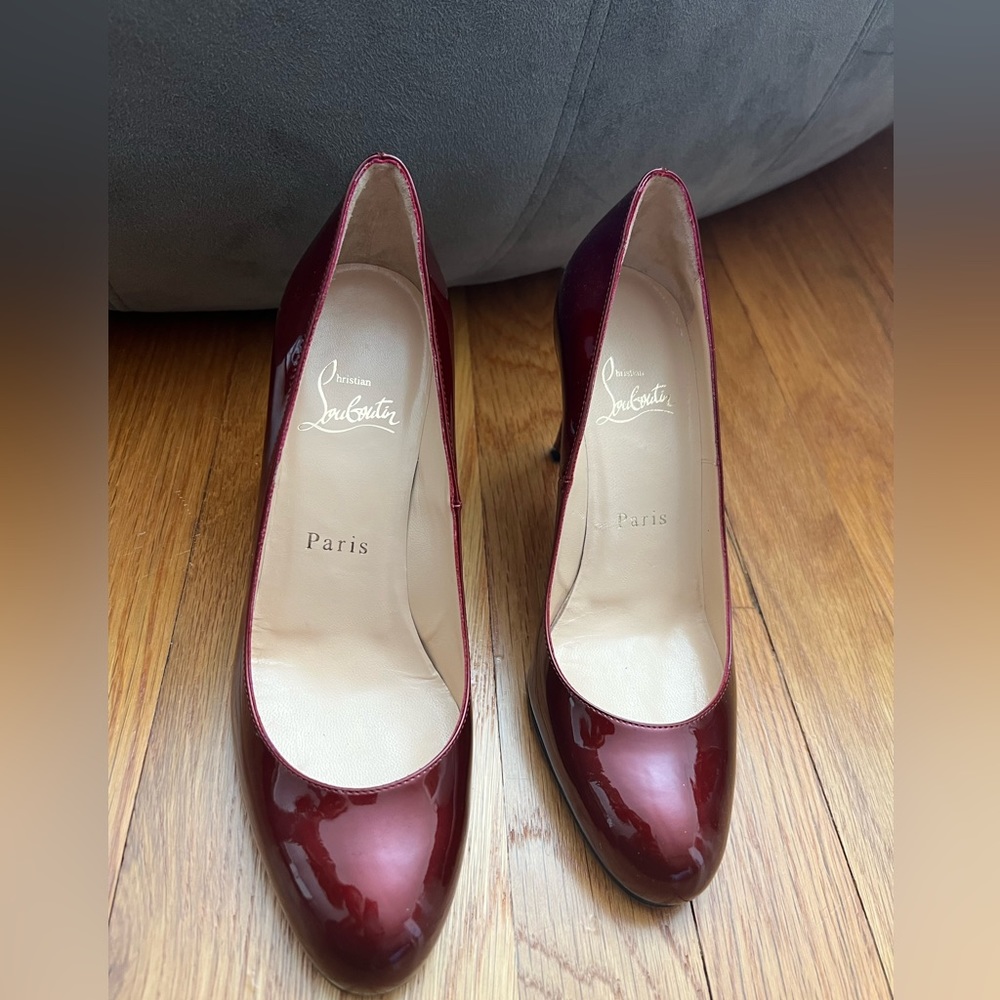 -SOLD- 
Christian Louboutin Simple Wine Red Patent Leather Heels EU 36